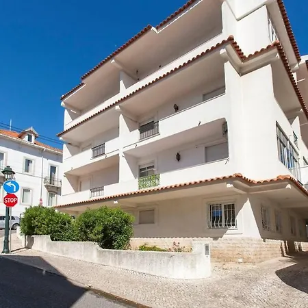 Well Situated And Cosy In Monte Daire Estoril